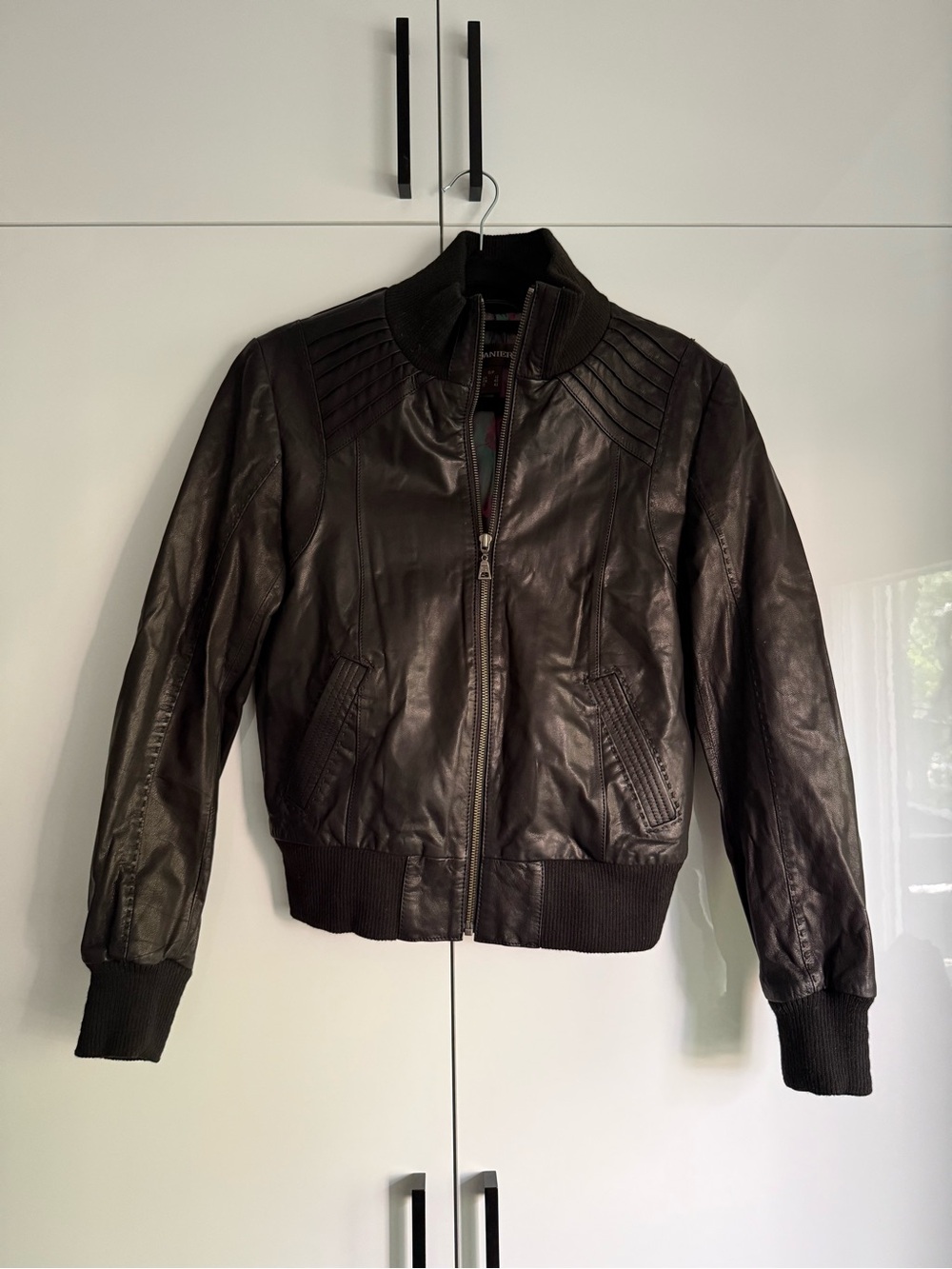 Danier Women's Black Leather Bomber Jacket Quilted Shoulders & Floral Interior